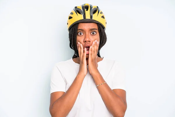 Black Pretty Woman Feeling Shocked Scared Bike Helmet Concept — Zdjęcie stockowe