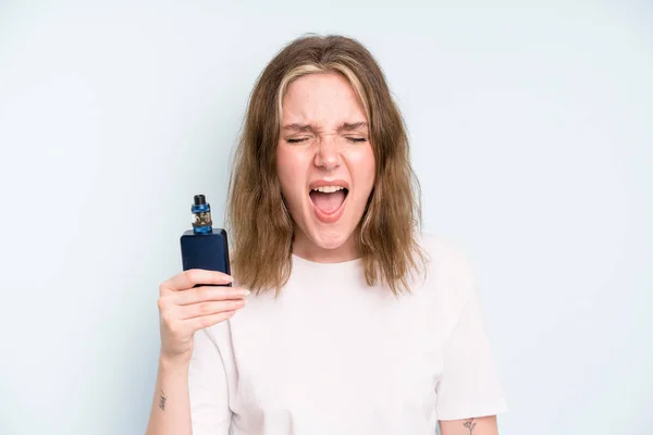Caucasian Pretty Woman Shouting Aggressively Looking Very Angry Smoker Vaper —  Fotos de Stock