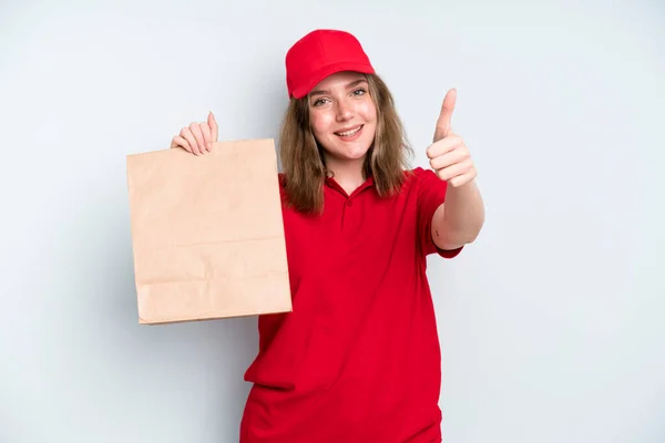 Caucasian Pretty Woman Feeling Proud Smiling Positively Thumbs Delivery Take — Foto Stock