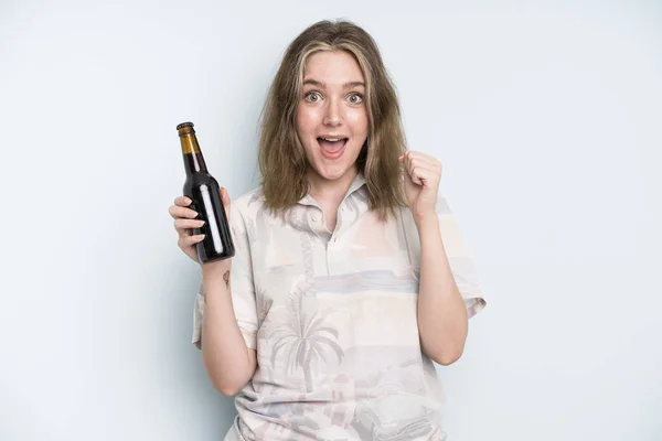 Caucasian Pretty Woman Feeling Shocked Laughing Celebrating Success Beer Concept — Foto de Stock