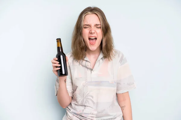 Caucasian Pretty Woman Shouting Aggressively Looking Very Angry Beer Concept — Foto de Stock