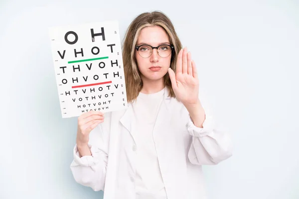 Caucasian Pretty Woman Feeling Proud Smiling Positively Thumbs Optical Vision — Stockfoto