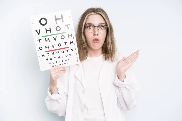 Caucasian Pretty Woman Looking Puzzled Confused Optical Vision Test Concept — Zdjęcie stockowe