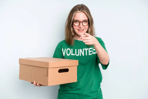 Caucasian Pretty Woman Laughing Out Loud Some Hilarious Joke Volunteer — ストック写真