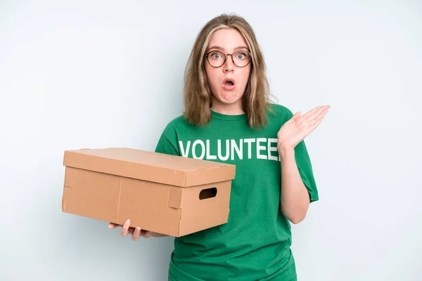 Caucasian Pretty Woman Looking Puzzled Confused Volunteer Donation Concept — Stockfoto