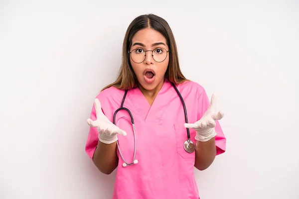 Hispanic Pretty Woman Amazed Shocked Astonished Unbelievable Surprise Medicine Student — Zdjęcie stockowe