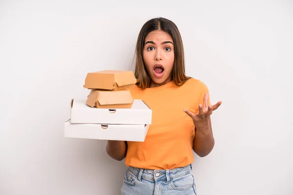 Hispanic Pretty Woman Amazed Shocked Astonished Unbelievable Surprise Fast Food — Stockfoto