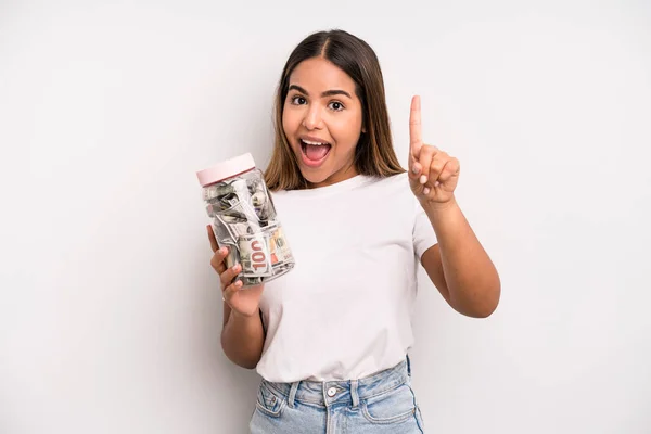 Hispanic Pretty Woman Feeling Happy Excited Genius Realizing Idea Dollar — Stockfoto