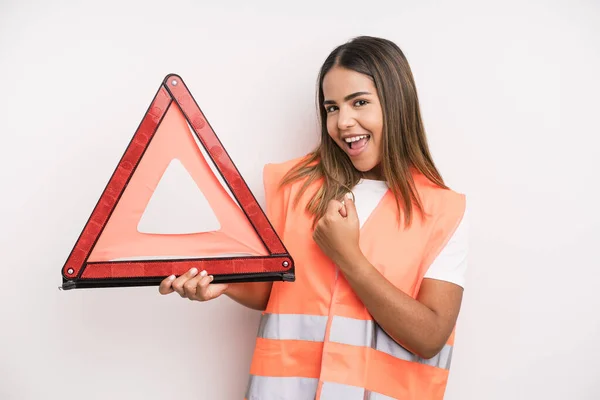 Hispanic Pretty Woman Feeling Happy Facing Challenge Celebrating Car Accident — Stockfoto