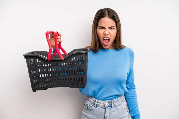 Hispanic Pretty Woman Shouting Aggressively Looking Very Angry Empty Supermarket — Foto Stock