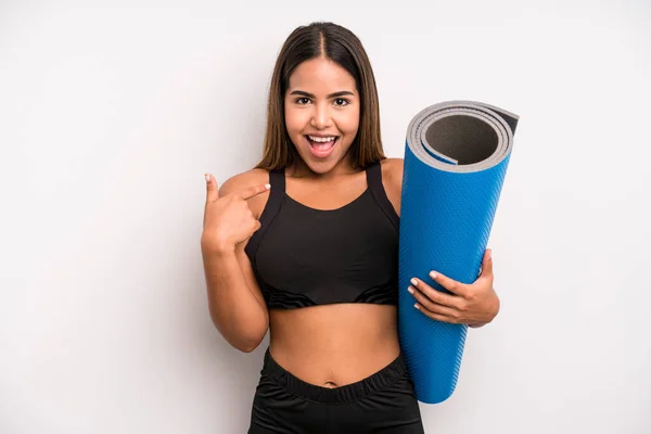 Hispanic Pretty Woman Feeling Happy Pointing Self Excited Fitness Yoga — Photo