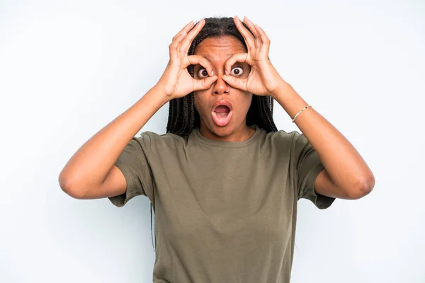 Black Young Adult Woman Feeling Shocked Amazed Surprised Holding Glasses —  Fotos de Stock