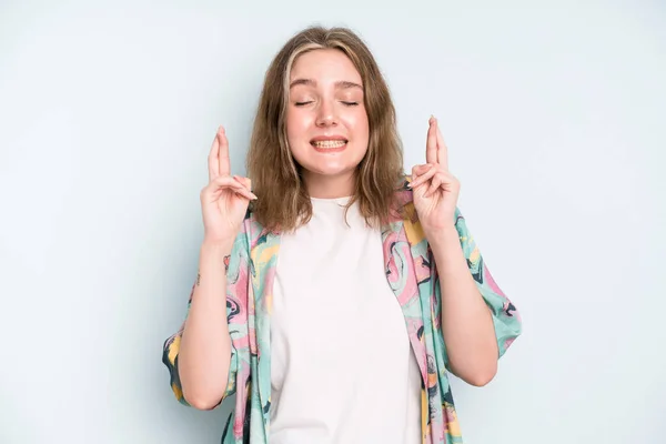 Caucasian Pretty Woman Smiling Anxiously Crossing Both Fingers Feeling Worried — Foto Stock