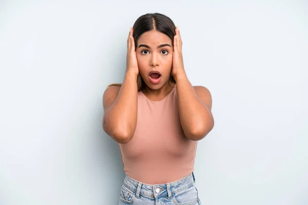 Hispanic Latin Pretty Woman Looking Unpleasantly Shocked Scared Worried Mouth —  Fotos de Stock