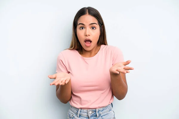 Hispanic Latin Pretty Woman Feeling Extremely Shocked Surprised Anxious Panicking — Stok fotoğraf