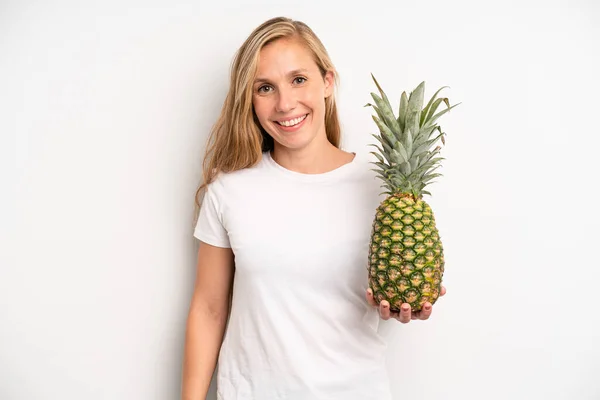 Jolie Jeune Femme Adulte Ananas Concept — Photo