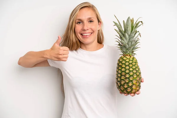 Mooi Jong Volwassen Vrouw Ananas Concept — Stockfoto