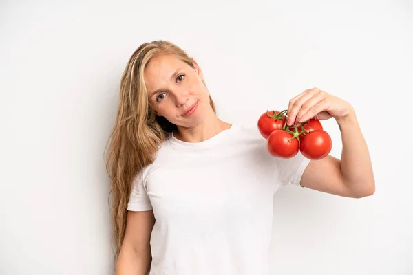 Pretty Young Adult Woman Tomatoes — Stock Photo, Image