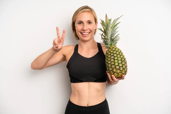 Bastante Joven Adulto Mujer Fitness Dieta Concepto — Foto de Stock