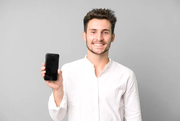 Jovem Bonito Homem Isolado Usando Seu Telefone — Fotografia de Stock