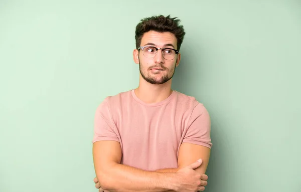 Jonge Knappe Man Twijfelen Denken Bijten Lip Gevoel Onzeker Nerveus — Stockfoto