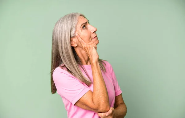 Pretty Gray Hair Senior Woman Concentrated Look Wondering Doubtful Expression — Stock Photo, Image