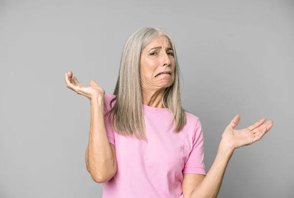 Pretty Gray Hair Senior Woman Shrugging Dumb Crazy Confused Puzzled — Stock fotografie