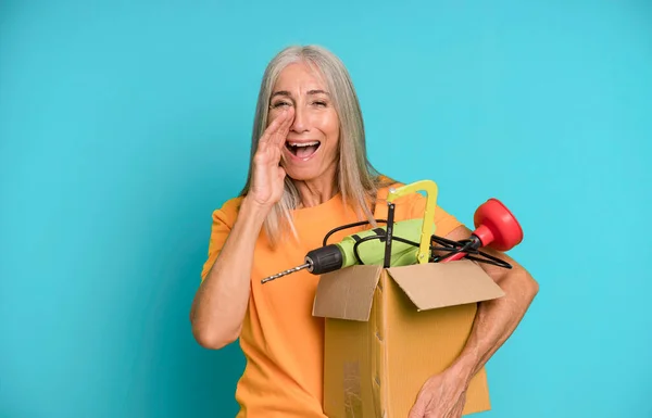 Gray Hair Pretty Woman Feeling Happy Giving Big Shout Out — Stock Photo, Image