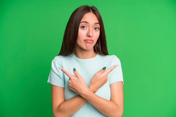 Hispanic Pretty Woman Looking Puzzled Confused Insecure Pointing Directions Doubts — Stock Photo, Image