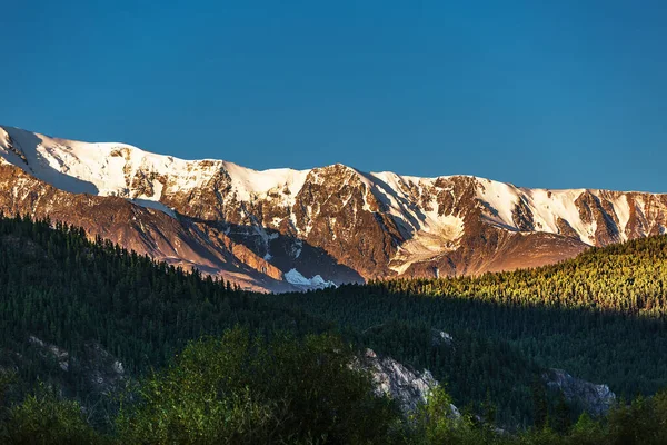 Los Picos Nevados Las Montañas Del Norte Chui Extienden Luz — Foto de Stock