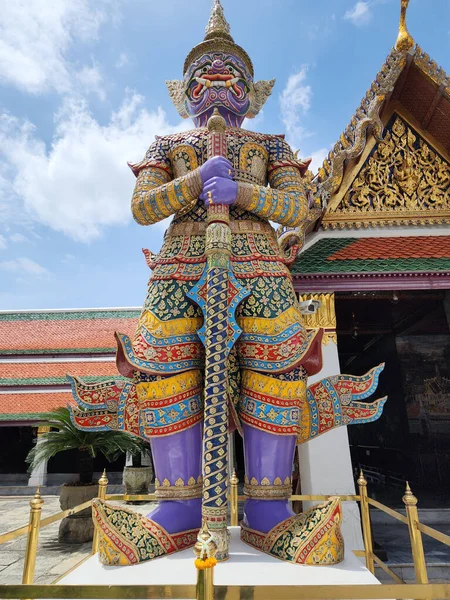 Gigante Che Custodisce Porta Del Tempio Wat Phra Kaew Terzo — Foto Stock