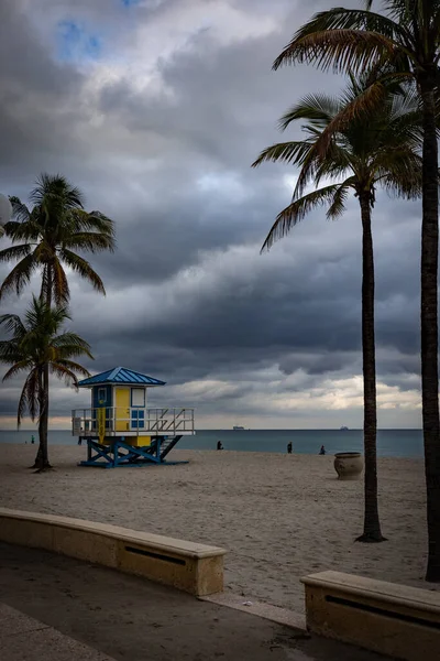 View Beach Hollywood Florida Boardwalk Lifeguard Observation Shelter Silhouettes Tall — Stock Photo, Image