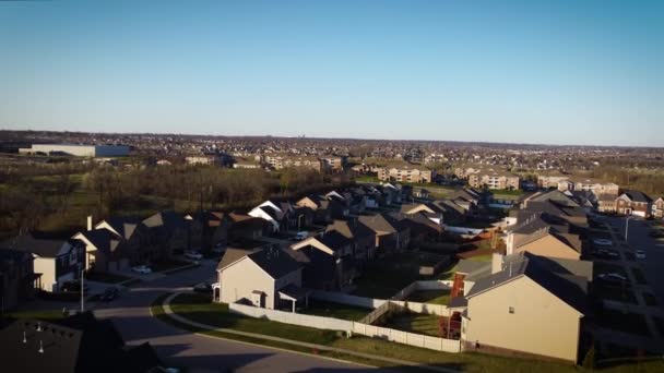 Drone Terbang Atas Rumah Rumah Yang Baru Dibangun Lexington Kentucky — Stok Video