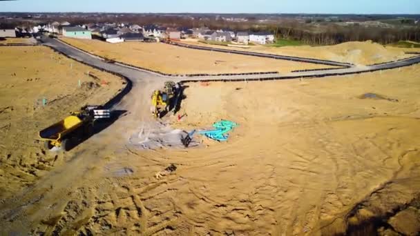 Circulando Torno Equipamentos Construção Casas Residenciais Recém Desenvolvidas Lotes Bairro — Vídeo de Stock