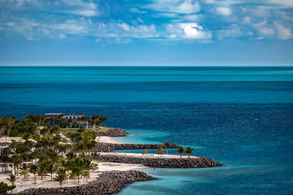 Tropical Island Rocks Supporting Coast Erosion — ストック写真