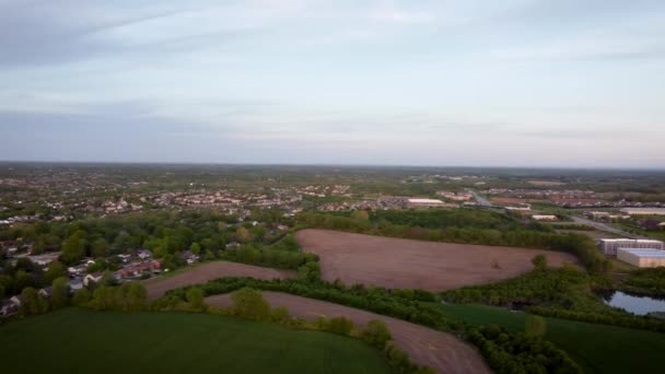 Flying Agriculture Fields Close Neighborhoods Lexington Kentucky Gradually Pan Tall — Stok Video