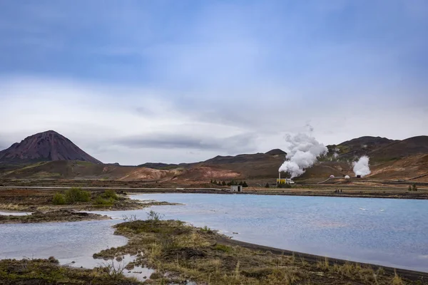 Tierras Húmedas Color Azufre Frente Una Central Geotérmica Norte Islandia — Foto de Stock