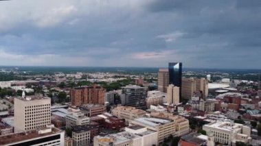 Lexington, Kentucky şehir merkezindeki iş ve finans binalarının hava manzarası