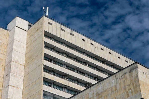 Detail Hospital Building City Ruse Bulgaria Cell Phone Tower Roof — Stock Photo, Image