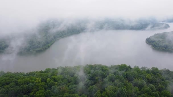 Approaching Flying Low Clouds Forests Taylorsville Lake Kentucky — ストック動画