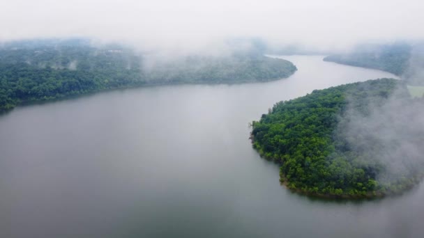 Aerial Footage Foggy Day Taylorsville Lake Kentucky — ストック動画