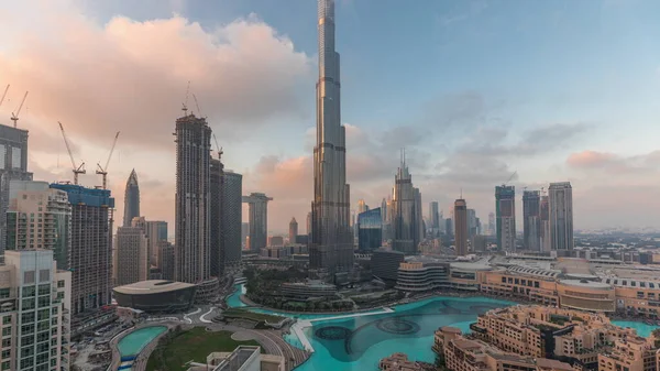 Skyskrapor Reser Sig Över Dubai Centrum Dag Till Natt Övergång — Stockfoto