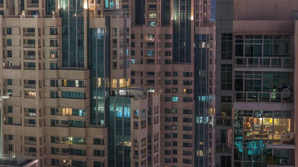 Luz Las Ventanas Exterior Del Edificio Gran Altura Tarde Con —  Fotos de Stock