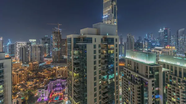 Dubajské Mrakodrapy Osvětlením Obchodní Čtvrti Noční Doba Letecký Pohled Starým — Stock fotografie