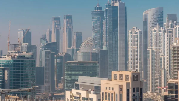 Дубаи Небоскребы Утрам Деловом Районе Залива После Восхода Солнца Движущимися — стоковое фото