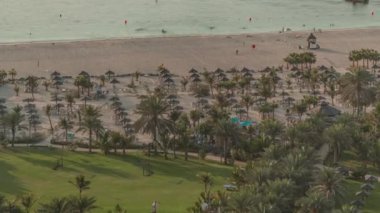 JBR 'deki kumsalda, deniz kenarındaki havadan kumsalda.