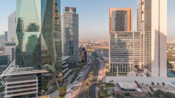 Dubai International Financial District, wilayah udara timelapse. Panoramic melihat menara kantor bisnis dan keuangan. — Stok Video