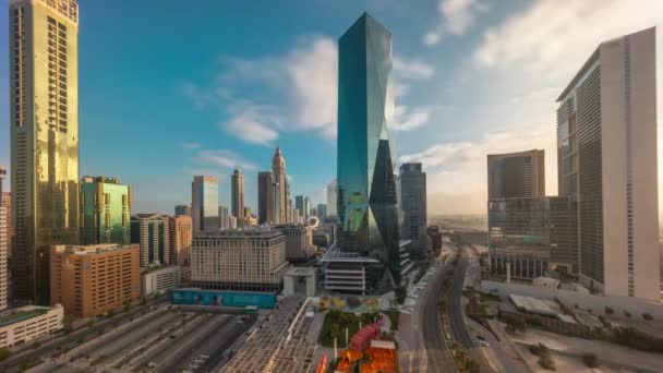 Dubai Uluslararası Finans Bölgesi Havacılık Zaman Çizelgesi. İş ve finans kulelerinin panoramik görünümü. — Stok video