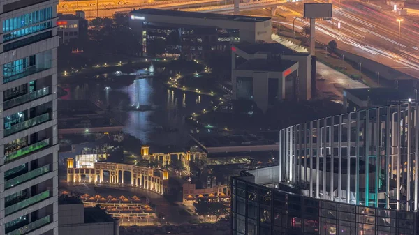 Вид Воздуха Озеро Дубай Интернет Сити Фонтаном Зданиями Ночью Timelapse — стоковое фото