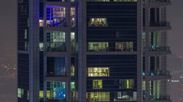 Fenêtres Dans Extérieur Bâtiment Grande Hauteur Fin Soirée Avec Des — Photo